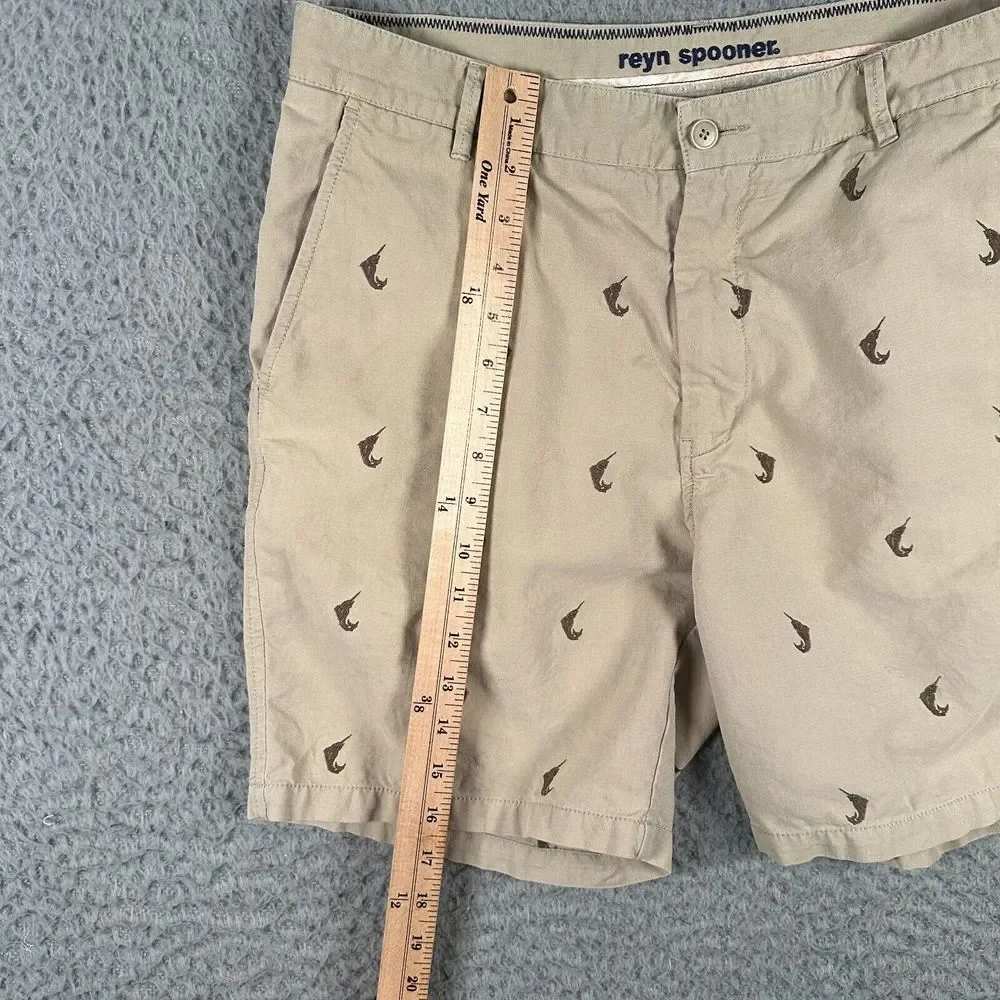 Reyn Spooner Shorts Men's 32 Beige Marlin Fish All Over Embroider 7
